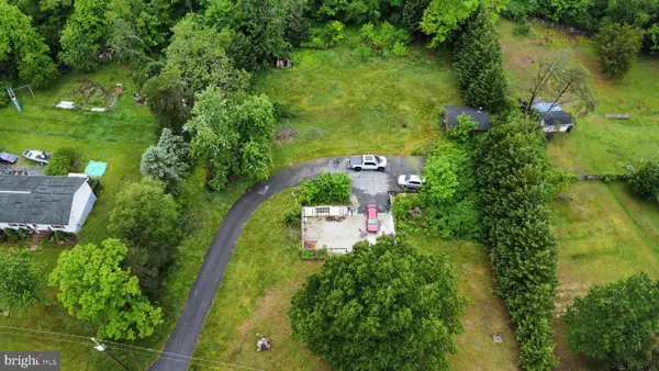71 Bennett Ln, BERKELEY SPRINGS, WV 25411