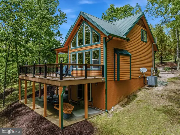 110 Montevideo Rd, BERKELEY SPRINGS, WV 25411