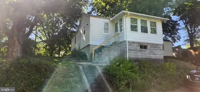 81 Norris Ave, Berkeley Springs, WV 25411 - #1
