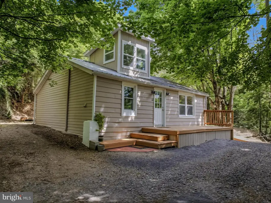 64 Hobday Ln, Berkeley Springs, WV 25411 - #3