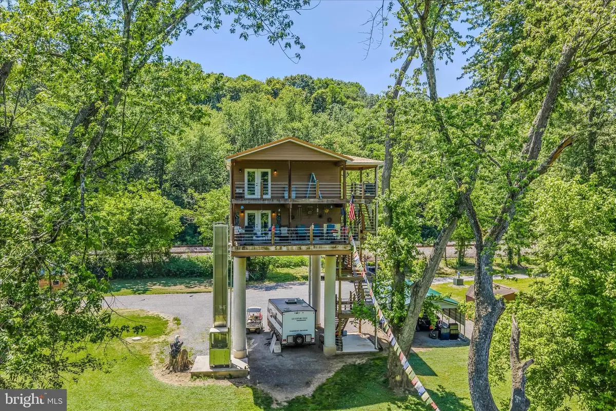 900 Joshua Ln, Berkeley Springs, WV 25411 - #1