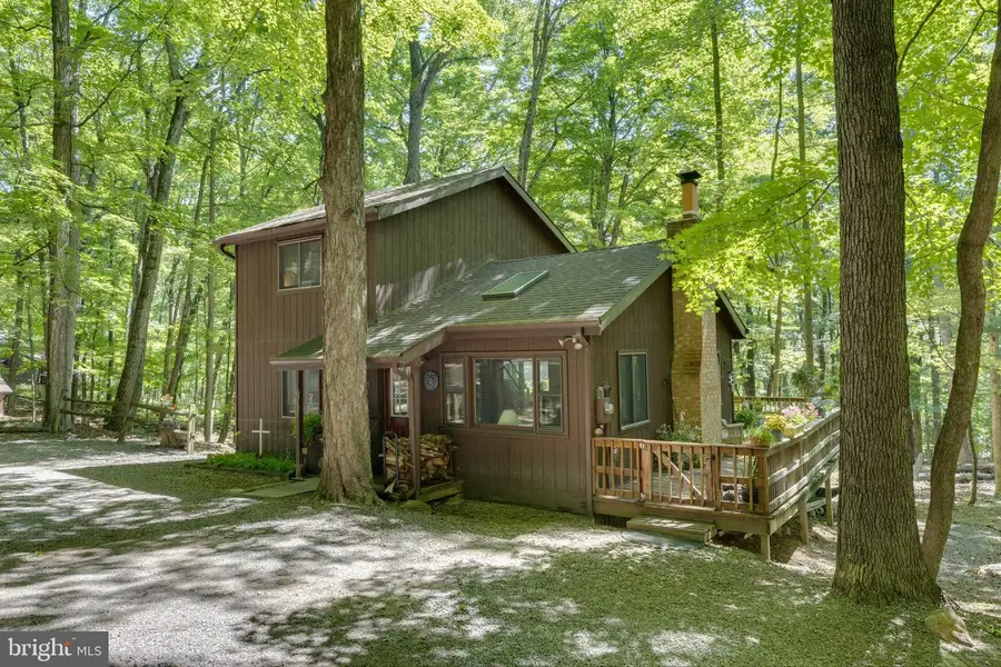 11 S Mountainside Dr, Berkeley Springs, WV 25411 - #2