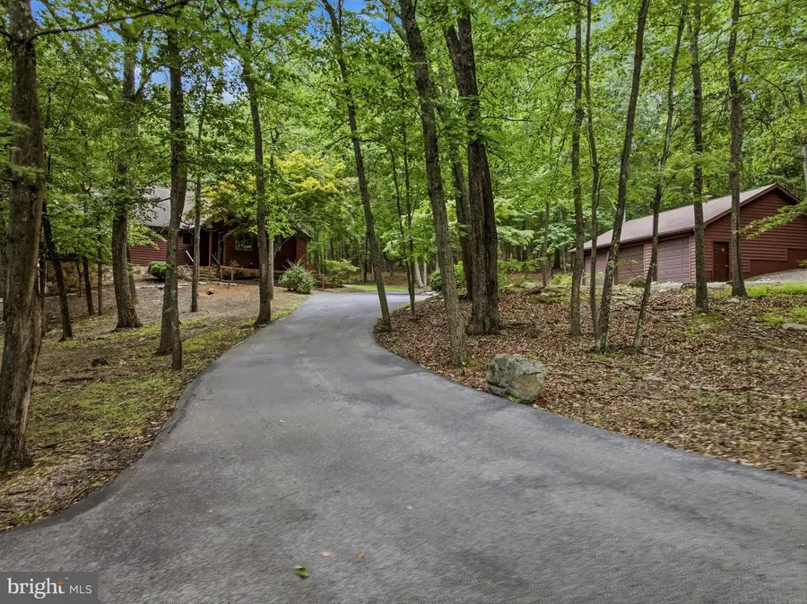 355 Sandstone Ln, Berkeley Springs, WV 25411 - #2