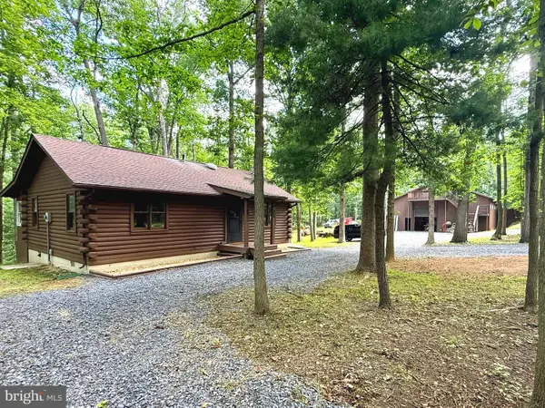 88 Bushy Tail Trl, HEDGESVILLE, WV 25427