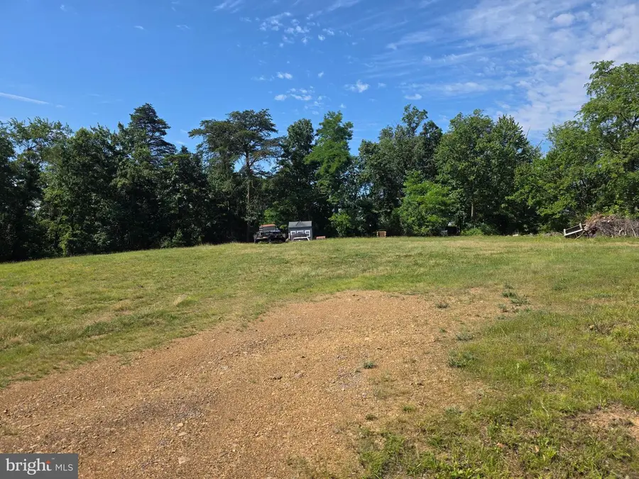241 Chevy Ln, Berkeley Springs, WV 25411 - #3