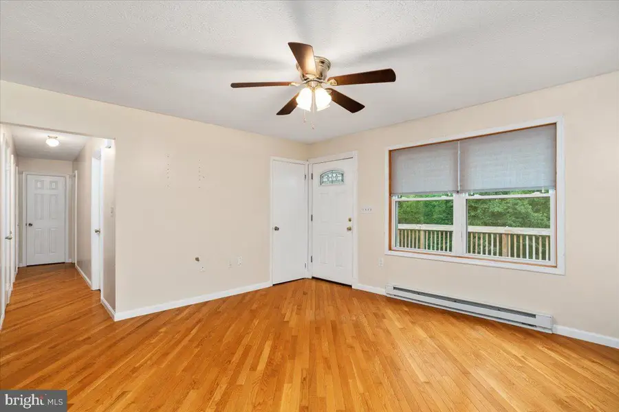 230 Swallow Pl, Berkeley Springs, WV 25411 - #2