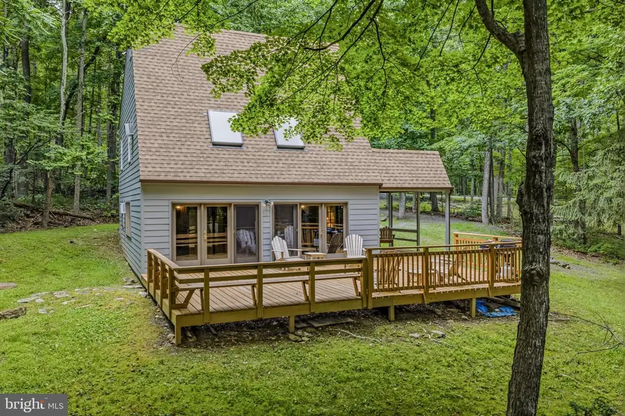 221 Mountainside Rd, Berkeley Springs, WV 25411 - #2