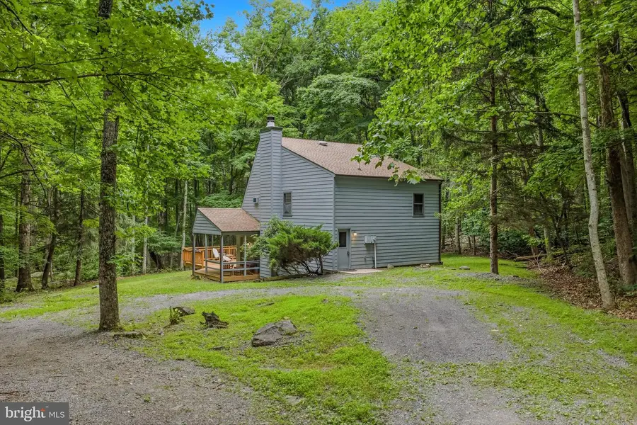 221 Mountainside Rd, Berkeley Springs, WV 25411 - #3