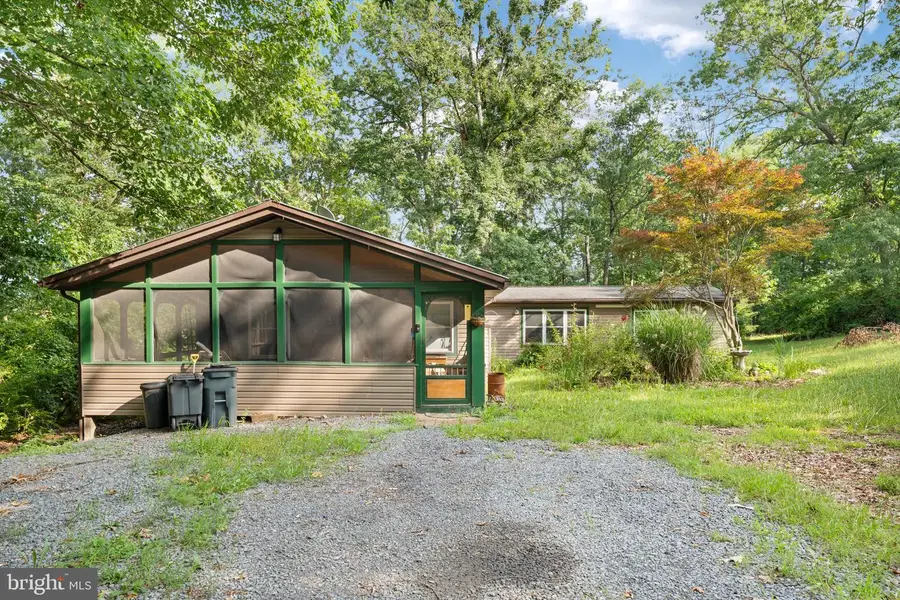 128 Barksdale Ln, Hedgesville, WV 25427 - #2