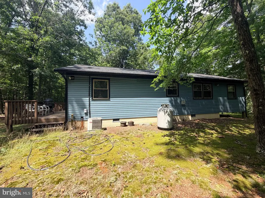 756 Greenwoods Dr, Berkeley Springs, WV 25411 - #3