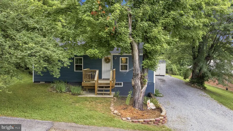96 George Ln, Berkeley Springs, WV 25411 - #2