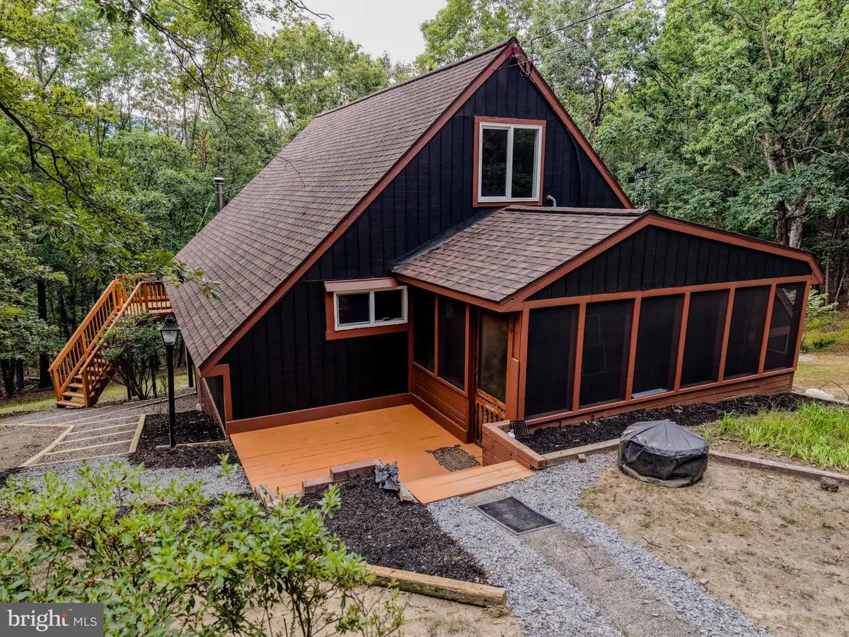 843 Cedar Run Ln, Great Cacapon, WV 25422 - #1