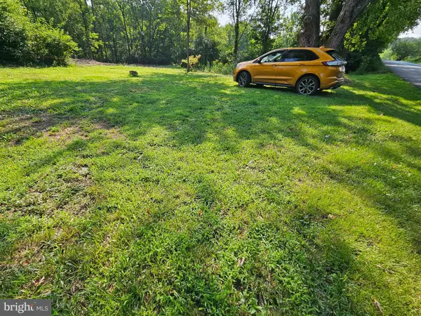 3460 Cherry Run Rd, HEDGESVILLE, WV 25427