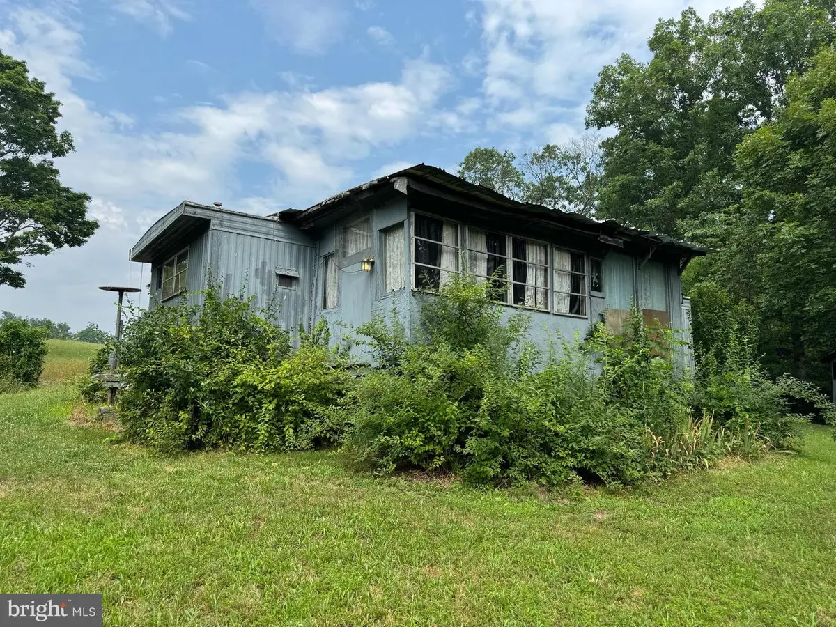 175 Pheasant Ln, Berkeley Springs, WV 25411 - #1