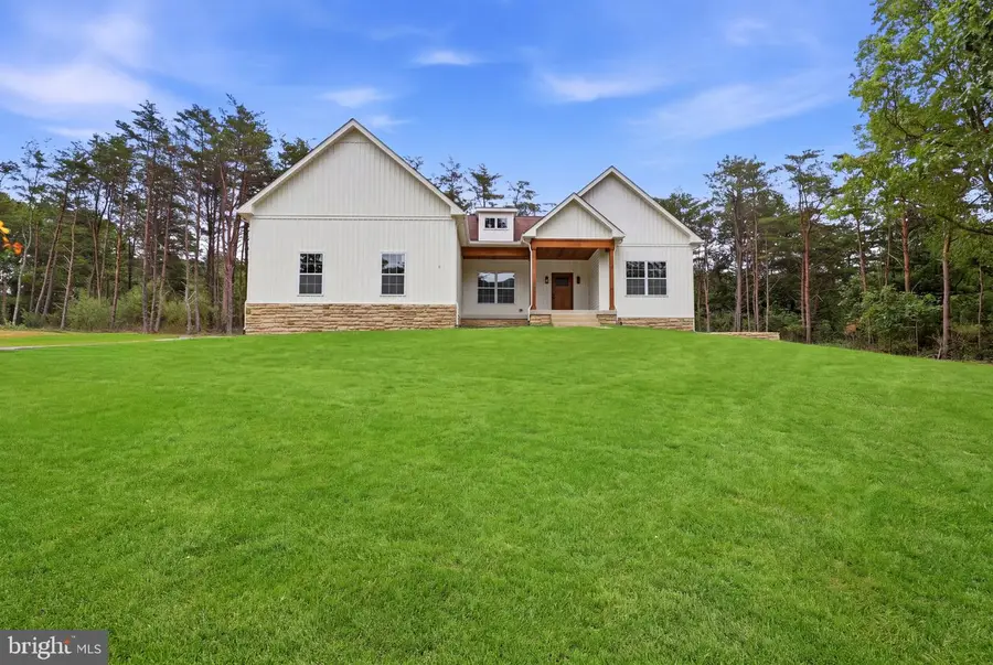 42 Spruce Ln, Berkeley Springs, WV 25411 - #2