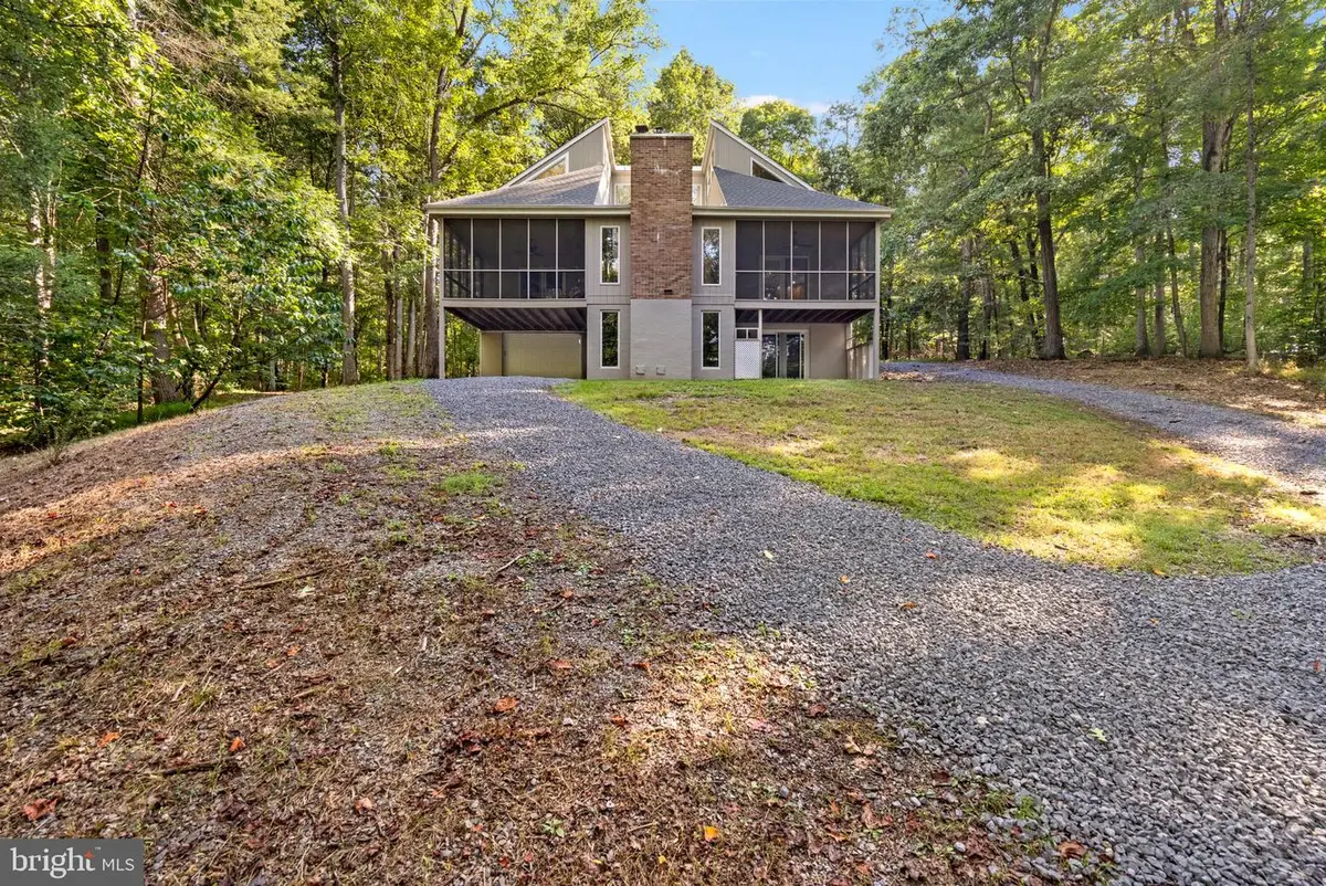 723 Amberwood Ln, Great Cacapon, WV 25422 - #1