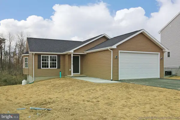 57 Gray Ln, BERKELEY SPRINGS, WV 25411