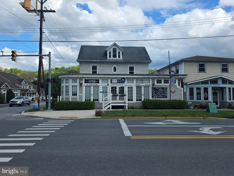 174 N Washington St, Berkeley Springs, WV 25411 - #3