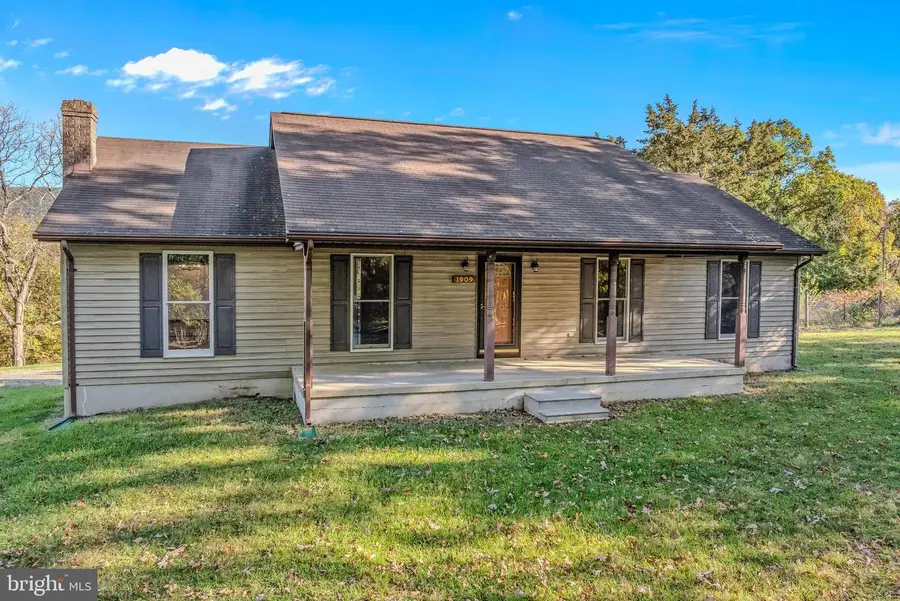 1909 Spohrs Rd, Berkeley Springs, WV 25411 - #2
