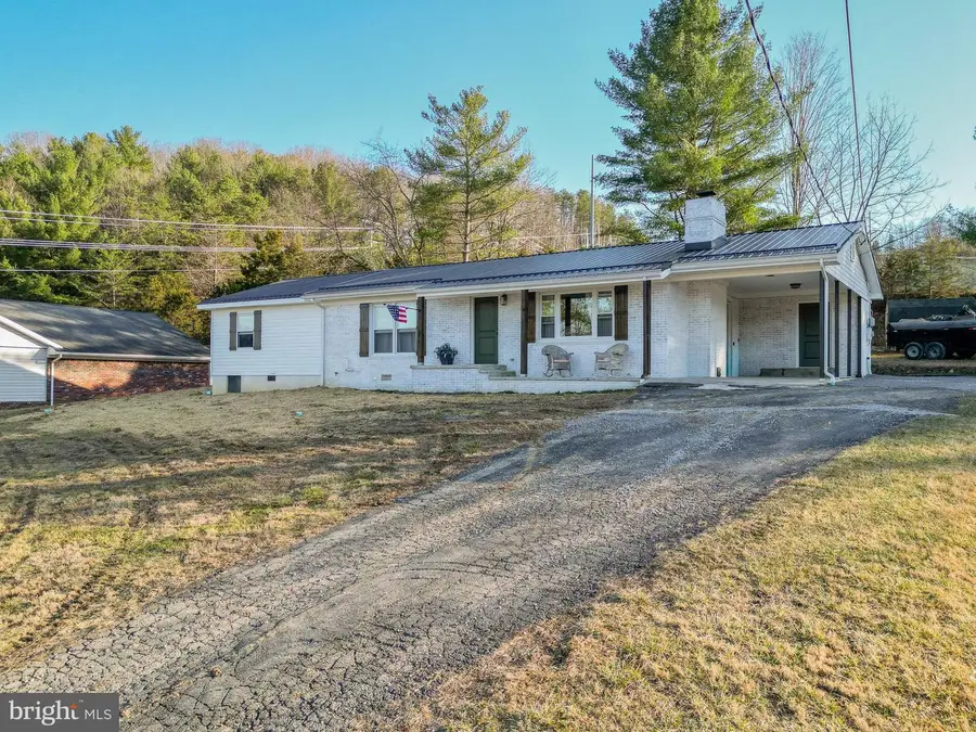 245 Oakwood Estates Rd, Franklin, WV 26807 - #2