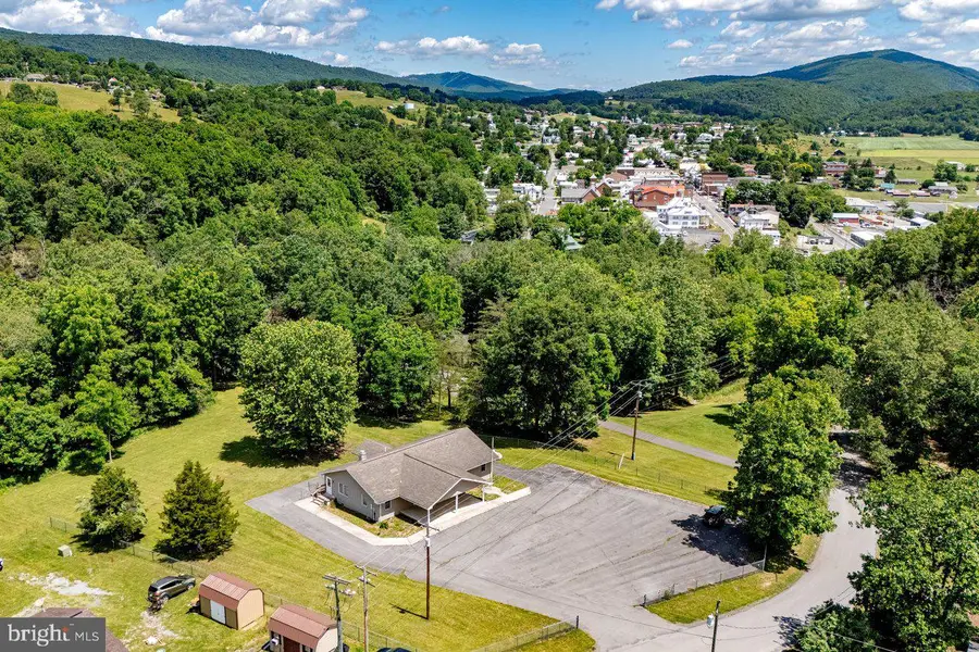 204 Gambill Rd, Franklin, WV 26807 - #2