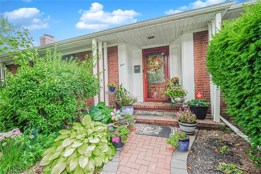 4 Brentwood Avenue, Staten Island, NY 10301 - Image #3
