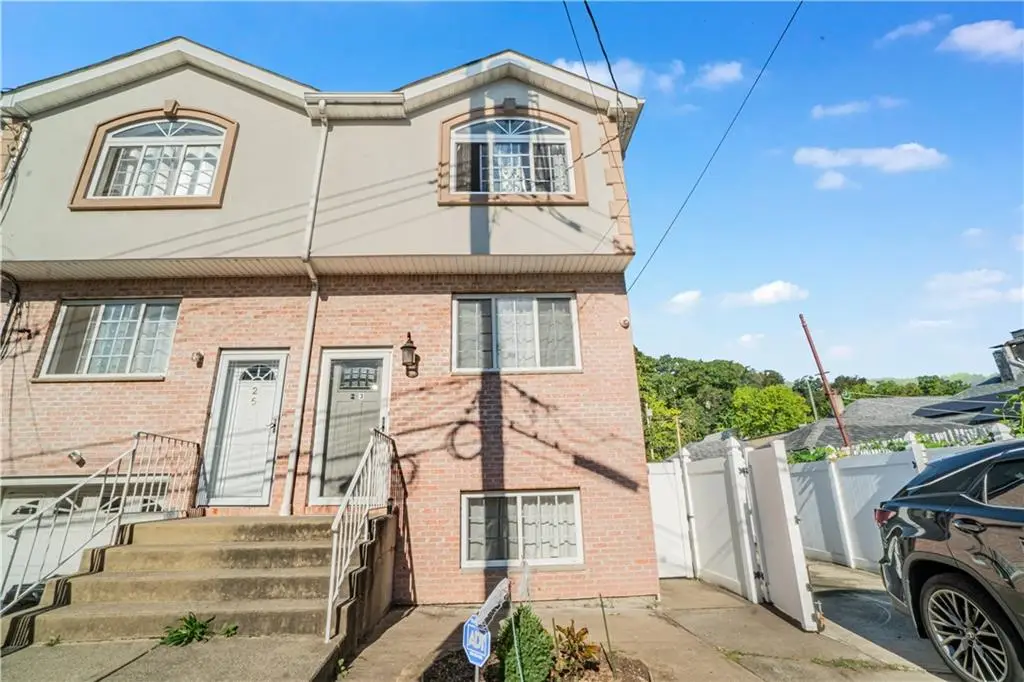 23 Deirdre Court, Staten Island, NY 10304 - Image #1