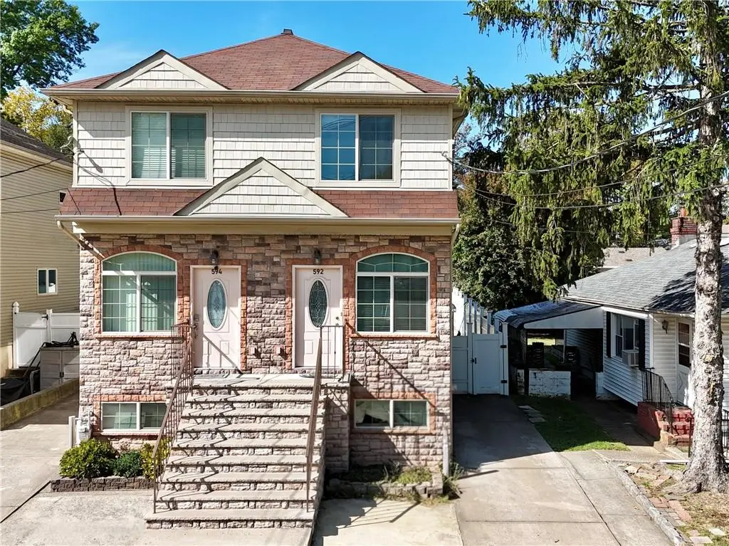 592 Woolley Avenue, Staten Island, NY 10314 - Image #1