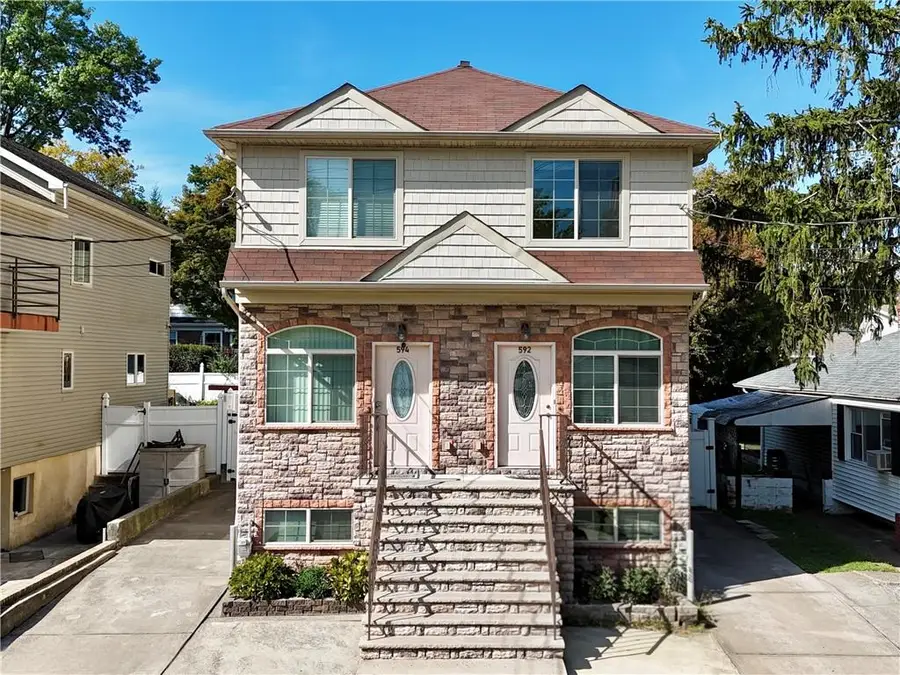 592 Woolley Avenue, Staten Island, NY 10314 - Image #2