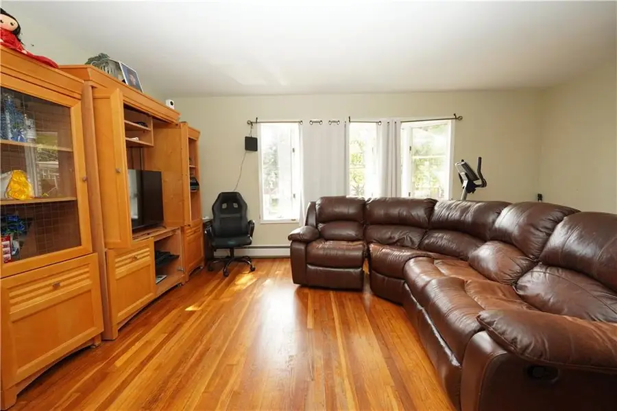 301 Lightner Avenue, Staten Island, NY 10314 - Image #3