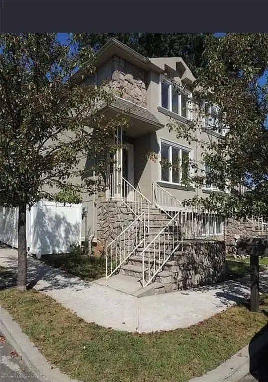 53 Calvanico Lane, Staten Island, NY 10314 - Image #2
