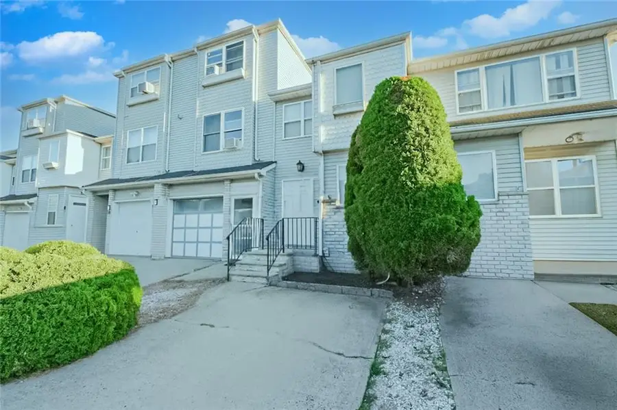 34 Lorraine Loop, Staten Island, NY 10309 - Image #2