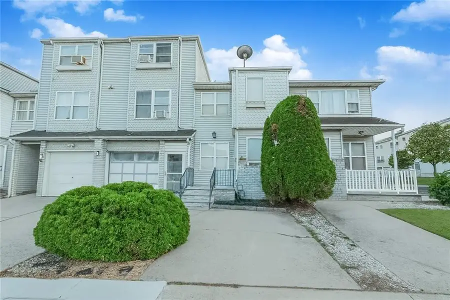 34 Lorraine Loop, Staten Island, NY 10309 - Image #3