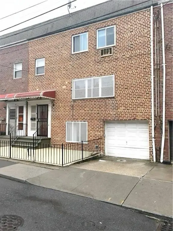 8 Brighton 10th Path, Brooklyn, NY 11235