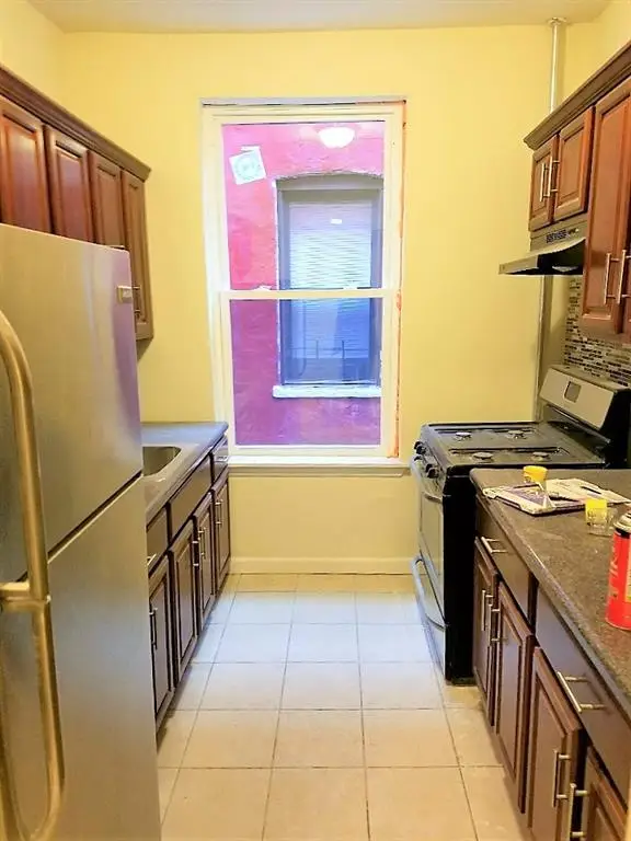 1118 Metcalf Avenue, Bronx, NY 10472 - Image #2