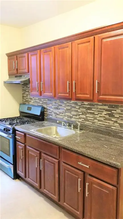 1118 Metcalf Avenue, Bronx, NY 10472 - Image #3