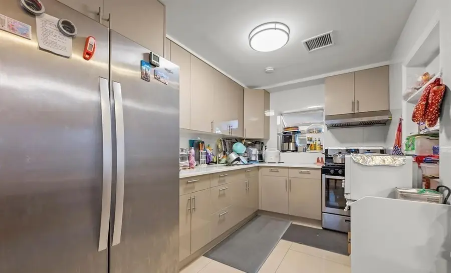 669 West Fingerboard Road, Staten Island, NY 10305 - Image #3