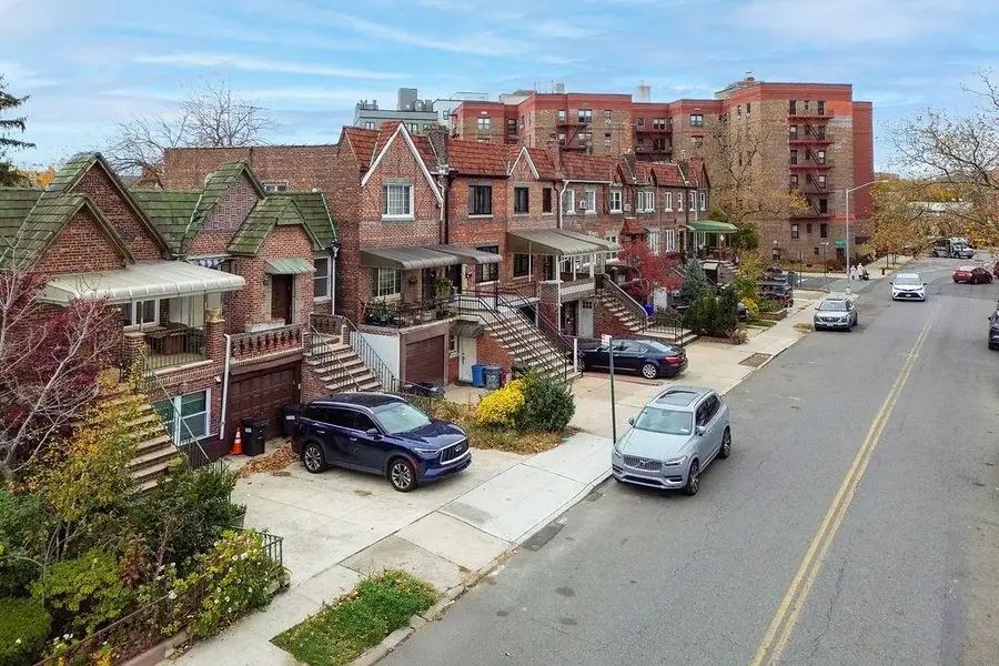 38 Corbin Place, Brooklyn, NY 11235 - Image #2