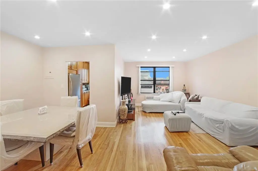 2310 Ocean Parkway #3J, Brooklyn, NY 11223 - Image #1