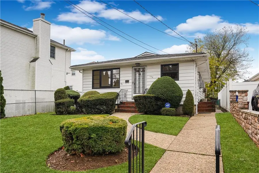 108 Adams Avenue, Staten Island, NY 10306 - Image #2