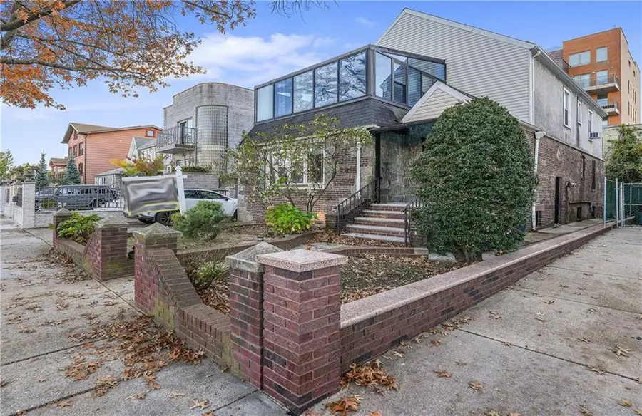 130 Amherst Street, Brooklyn, NY 11235 - Image #3