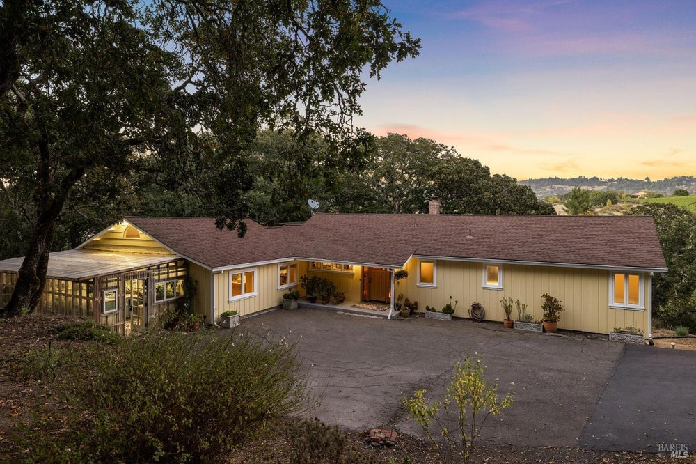 2810 Hidden Acres Road, Santa Rosa, CA 95404 BHGRE