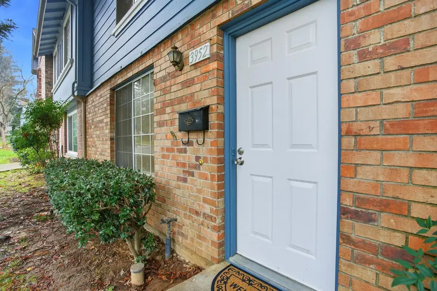 3952 Oak Villa Circle, Carmichael, CA 95608 - Image #2