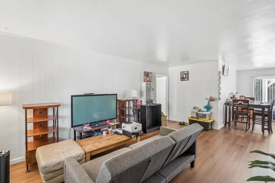 5207 Standish Rd, Sacramento, CA 95820 - #2