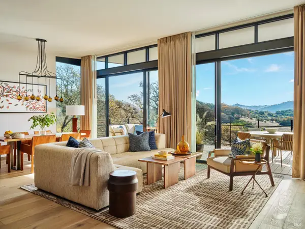 100 Sagebrush Court, Healdsburg, CA 95448