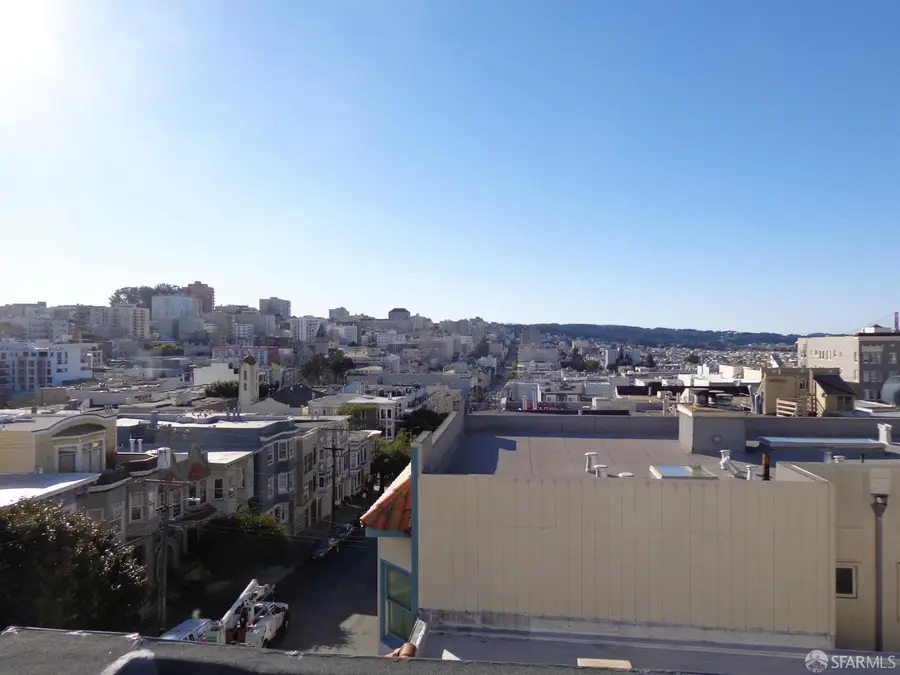 1326 Vallejo Street, San Francisco, CA 94109 - Image #2