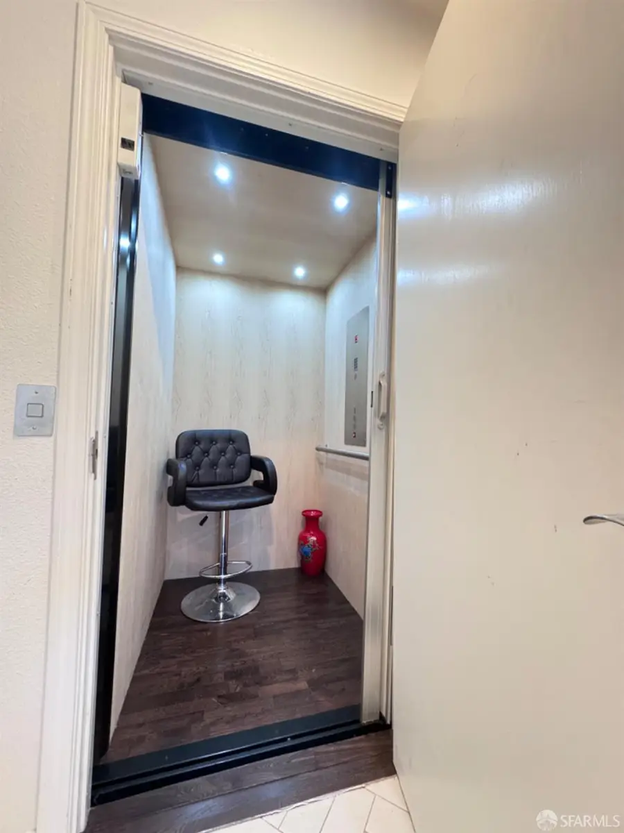 2276 Arrowhead Drive, Oakland, CA 94611 - Image #3