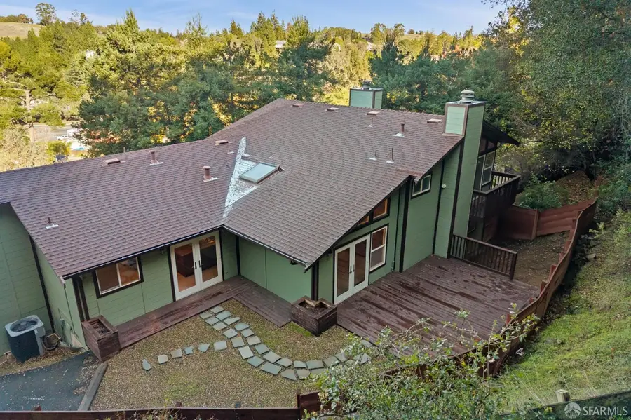 305 Lindsey Drive, Martinez, CA 94553 - Image #3