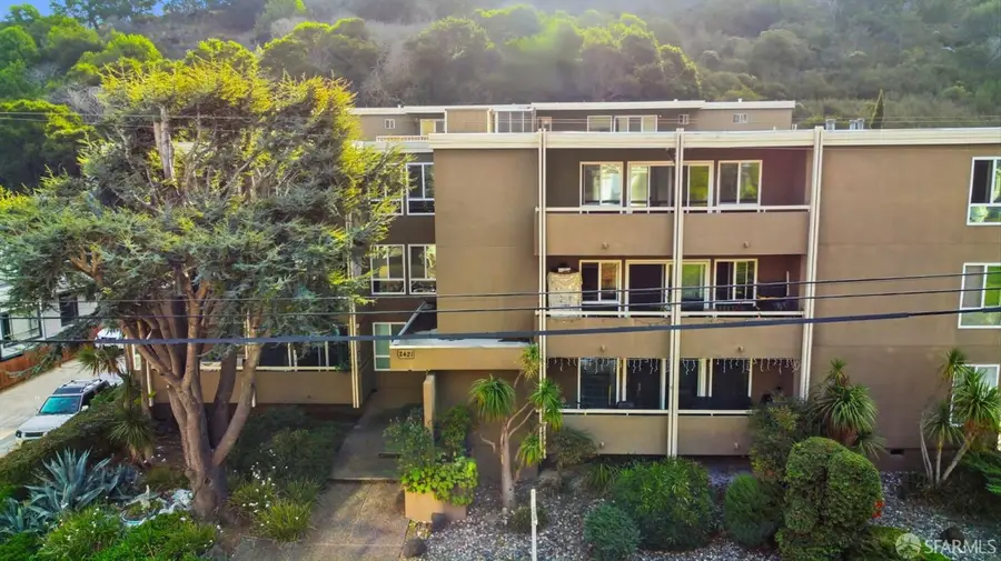 2421 Carlmont Drive, Belmont, CA 94002 - Image #3