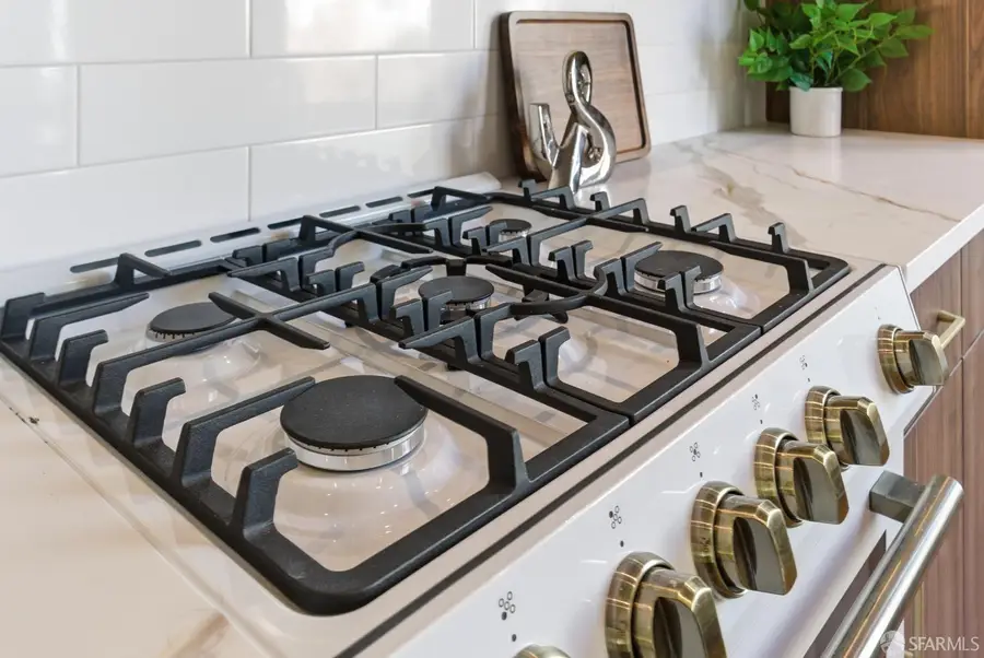 18 Sanchez Street #20, San Francisco, CA 94114 - Image #2